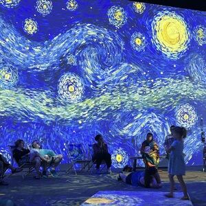 Meet your Posher, Elaine